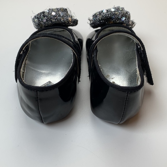 Stuart Weitzman Black Faux Patent Leather Circus Sequin Flower Baby Shoes sz 4 - Picture 4 of 7